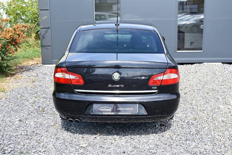 Škoda Superb 2,0 TDI SERVIS STK NOVÉ DSG! - fotka 5 z 17