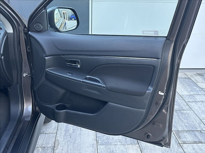 Mitsubishi ASX 1,6 117PS  Invite+ Audio - fotka 18 z 49