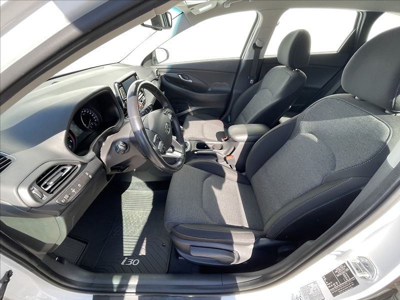 Hyundai i30 1,5 T-GDI Combi Family Smart - fotka 4 z 22