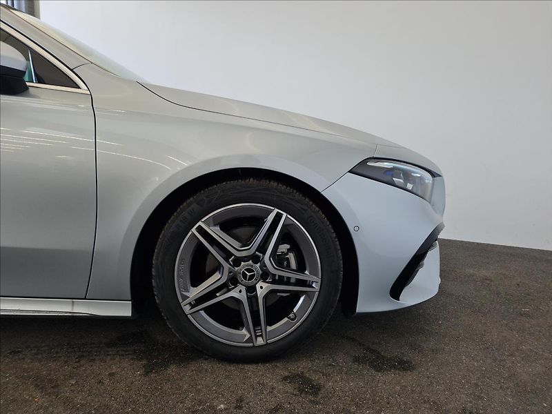 Mercedes-Benz Třídy A 200d AMG Style Edition - fotka 22 z 22