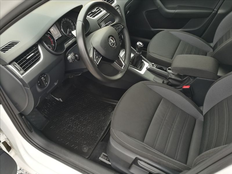 Škoda Octavia 1,5 TSi 1.majitel kombi - fotka 11 z 21