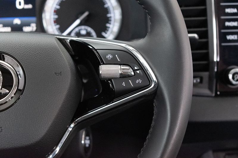 Škoda Karoq 1.5 TSI STYLE*TAŽNÉ*DPH*ČR 1.M - fotka 20 z 44