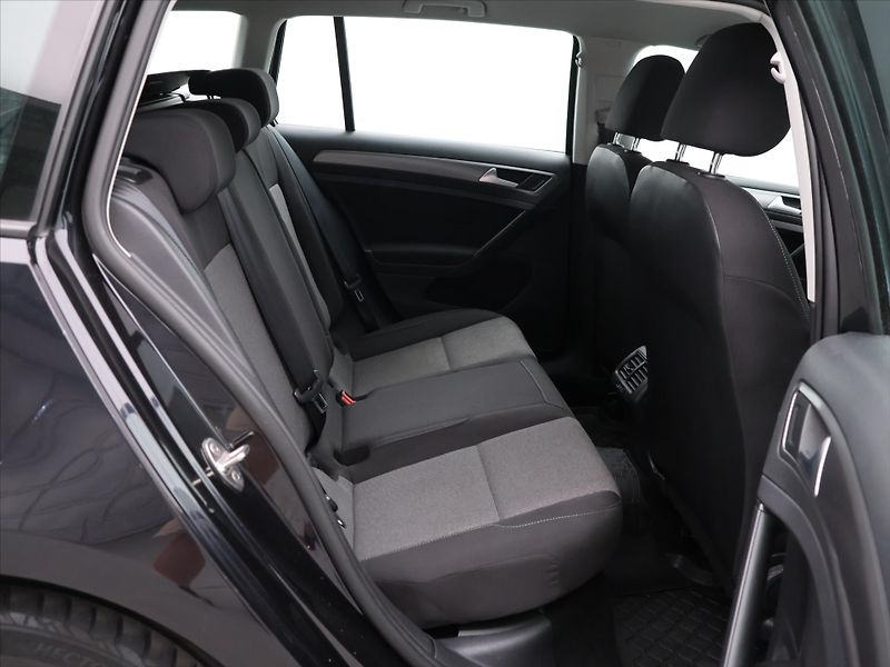 Volkswagen Golf Variant 1,6 TDI 77kW Aut.klima Navi - fotka 12 z 25
