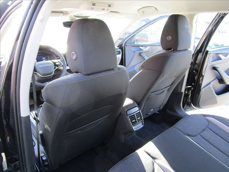 Škoda Scala 1.0TSi  130 Let Premium, 1. ma - fotka 28 z 43