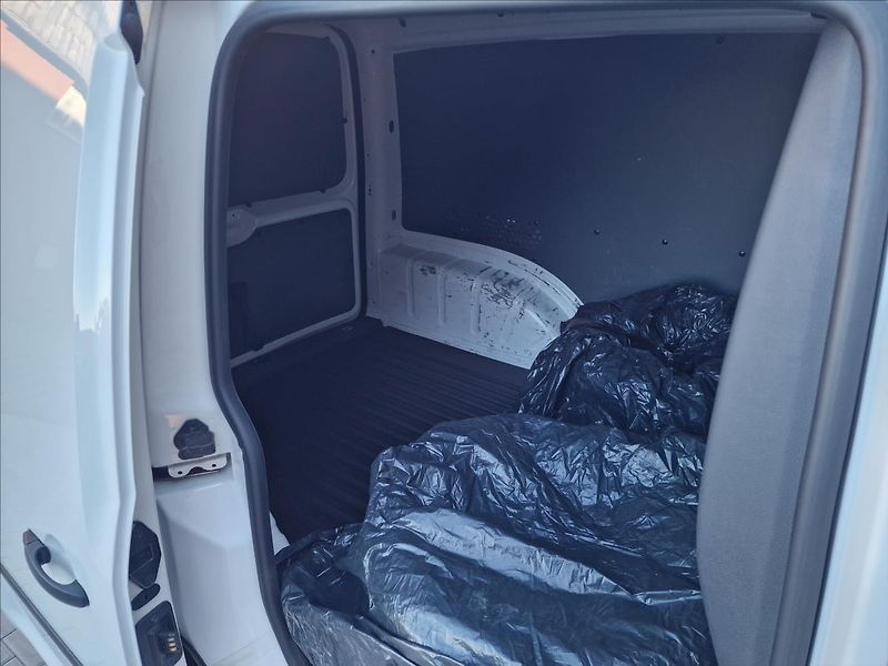 Volkswagen Caddy 2.0TDI 75kW, tažné, ČR,1.Maj. - fotka 16 z 45