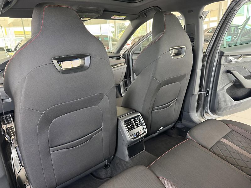 Škoda Octavia RS 2,0TDI*DSG*HUD*REZERVACE! - fotka 15 z 34