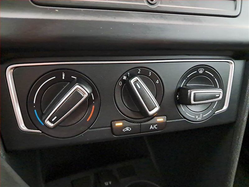 Volkswagen Polo (2014) 1.4 TDI, ČR,1.maj, Serv.kniha - fotka 13 z 18