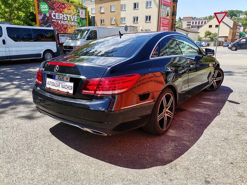 Mercedes-Benz Třídy E (2013) 2.0i Turbo 155kw 250 Sport LED - fotka 5 z 28