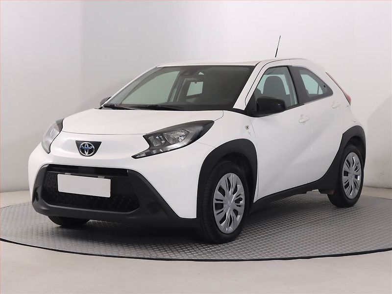 Toyota Aygo (2023) Executive 1.0, Automat - fotka 2 z 18