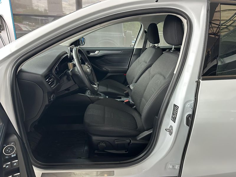 Ford Focus Active 2.0 EB 150k 5dv. aut. - fotka 10 z 27