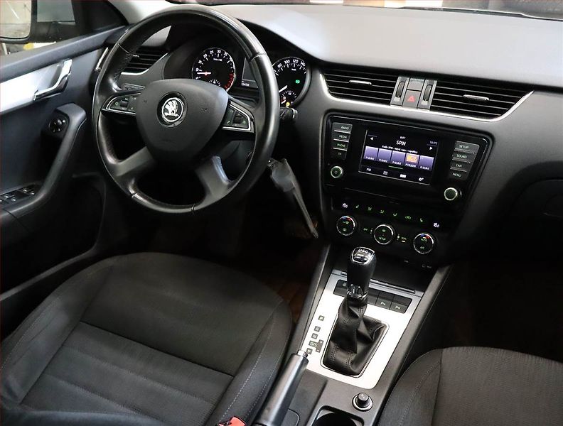 Škoda Octavia (2014) Elegance 2.0 TDI, Automat - fotka 7 z 20