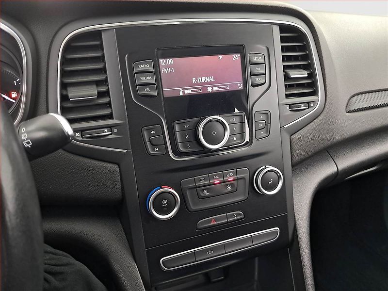 Renault Mégane (2018) 1.6 SCe, Serv.kniha, Tempomat - fotka 12 z 16