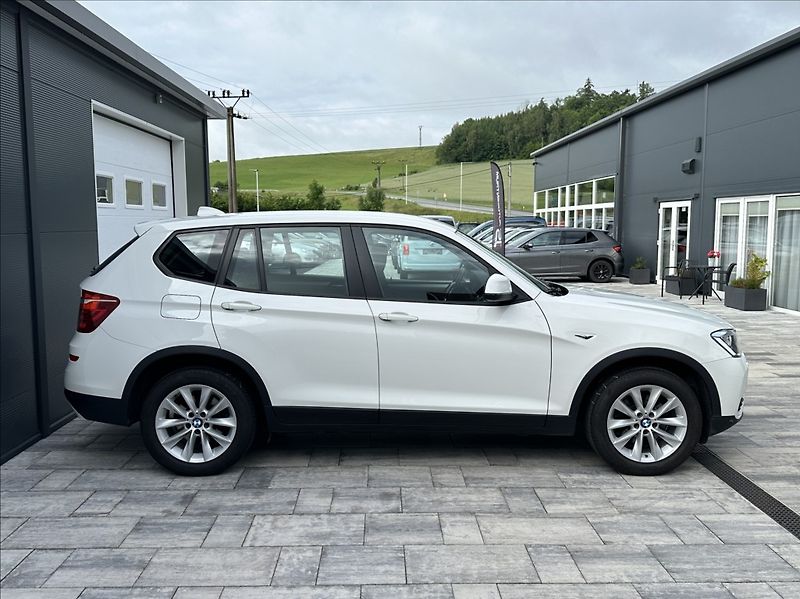 BMW X3 2,0 28i 245PS  Advantage A/T 4 - fotka 6 z 53