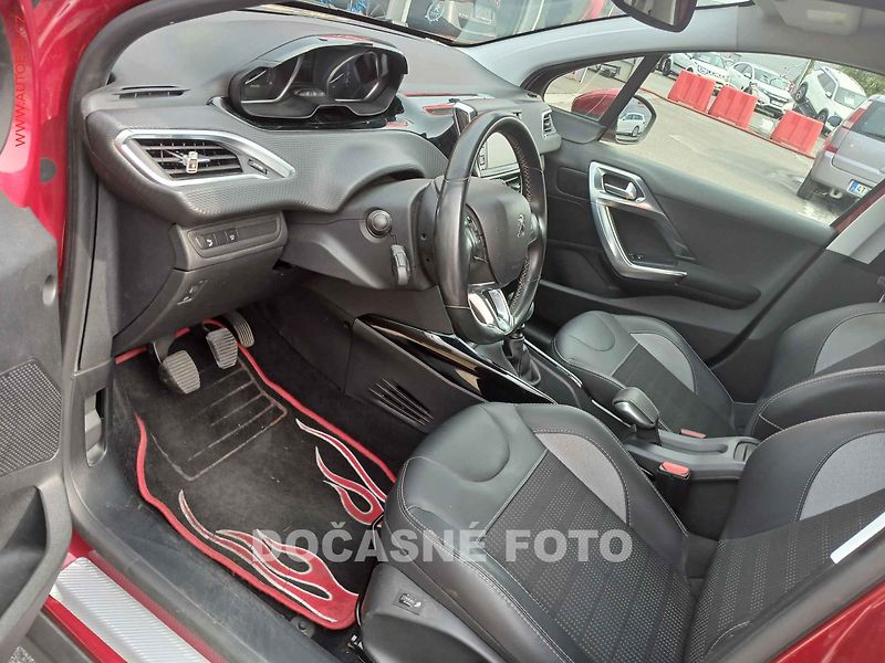 Peugeot 2008 (2018) 1.6 Blue HDi, 1.maj,ČR - fotka 3 z 3