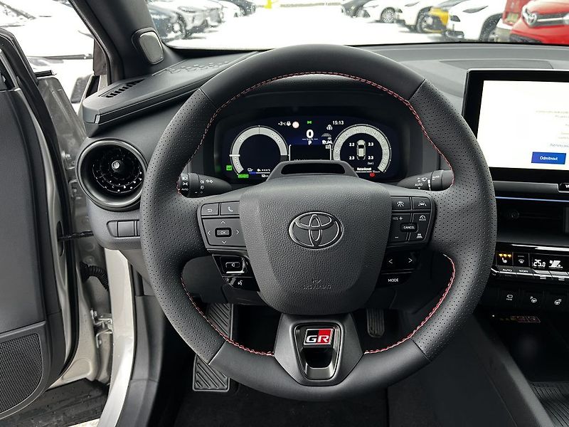 Toyota C-HR 2.0 Plug-in Hybrid ODBĚR IHNED - fotka 14 z 29