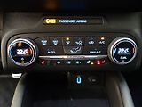 Ford Focus 2,0 ST Styling-Paket ZAMLUVENO - náhled 25