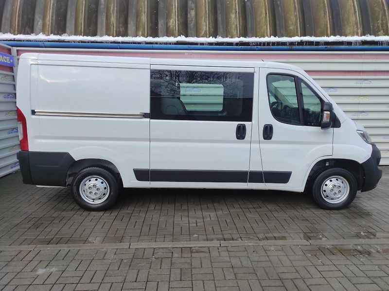 Peugeot Boxer 2,2BHDi L2H1, 7 míst, Vestavba - fotka 2 z 14