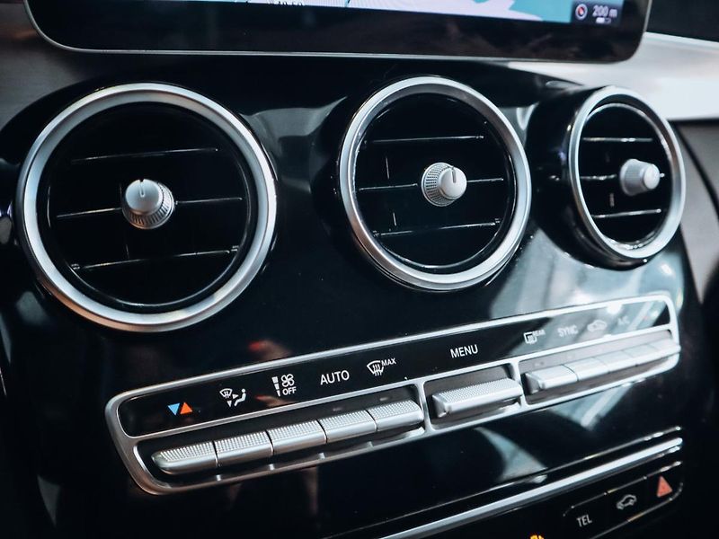 Mercedes-Benz Třídy C C 220d 4MATIC kombi - fotka 19 z 28