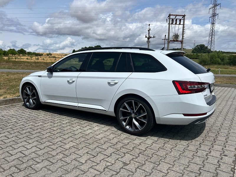 Škoda Superb 2.0 TDi Sportline - fotka 3 z 9