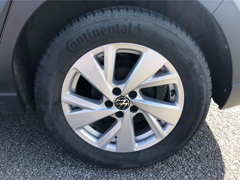 Volkswagen Taigo 1,0 TSI - fotka 14 z 29