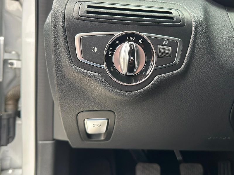 Mercedes-Benz Třídy C (2015) C220CDI,125KW,VYHŘ. SED.,TEMP. - fotka 20 z 23