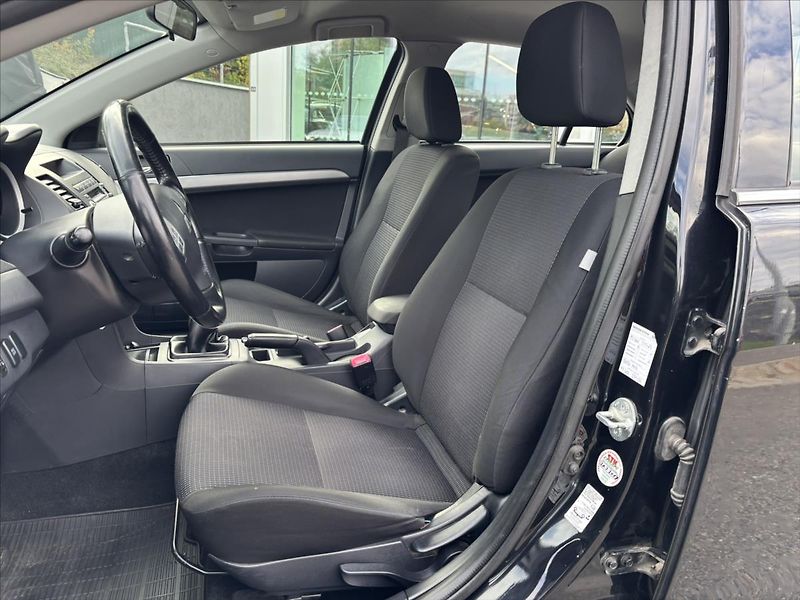 Mitsubishi Lancer 1,8 Mivec 105kW - fotka 10 z 28