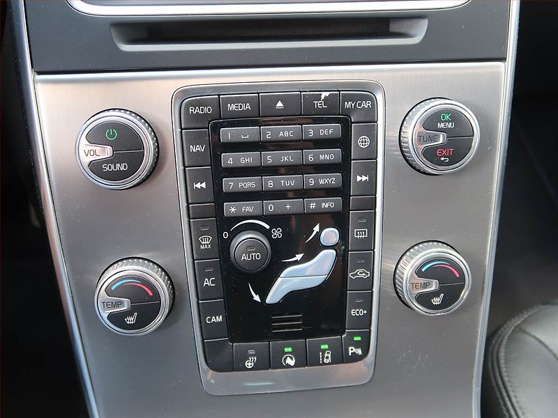 Volvo V60 (2014) D4 2.0, Automat, Navi, Xenony - fotka 12 z 18