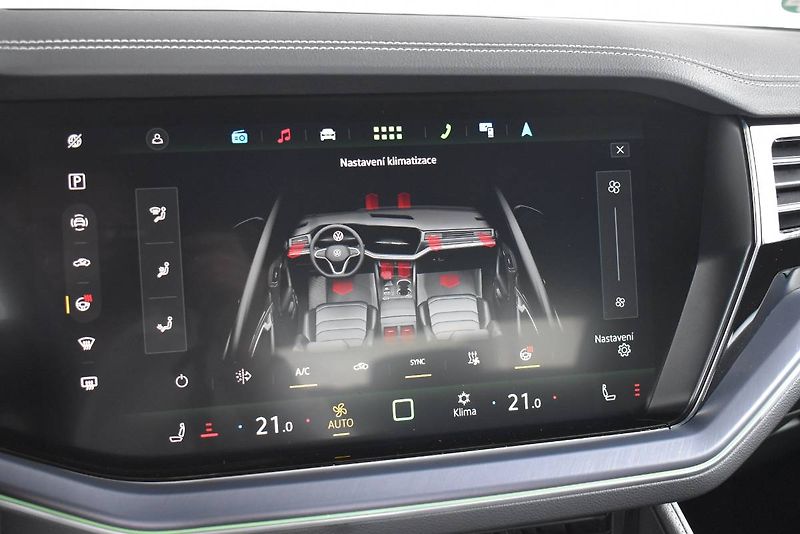 Volkswagen Touareg (2025) R-Line 3.0TDI 210kW, Webasto, - fotka 21 z 28