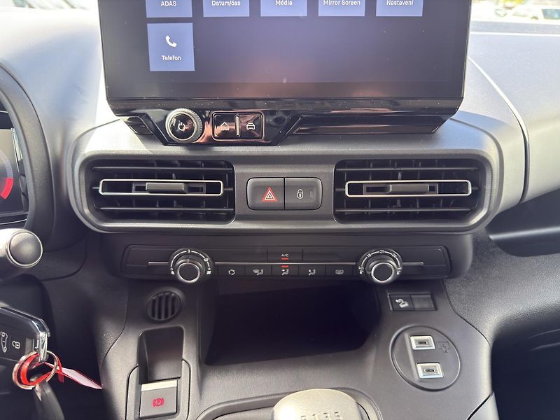 Fiat Qubo L (2026) Icon 1.5 BlueHDI 130k MT6 - fotka 17 z 24