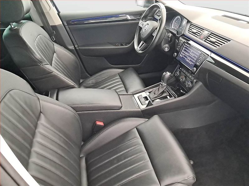 Škoda Superb (2016) Laurin&Klement 2.0 TDI 4x4 - fotka 9 z 18