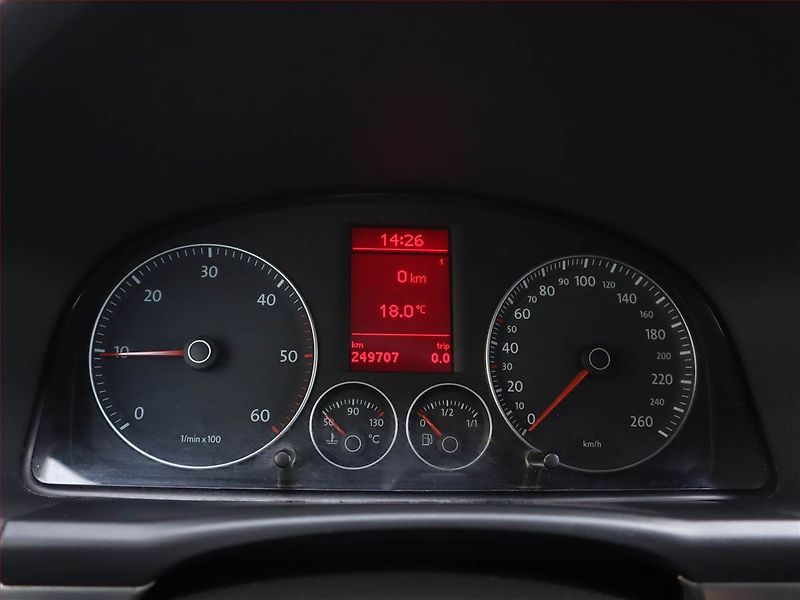 Volkswagen Touran (2008) 2.0 TDI, Tempomat - fotka 11 z 17