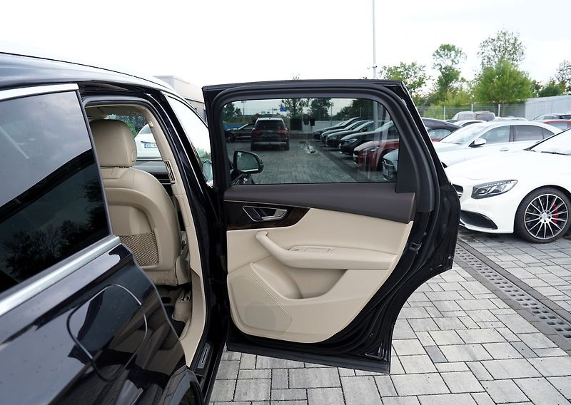 Audi Q7 3.0 TDI 200 kW/Q/7míst - fotka 18 z 49