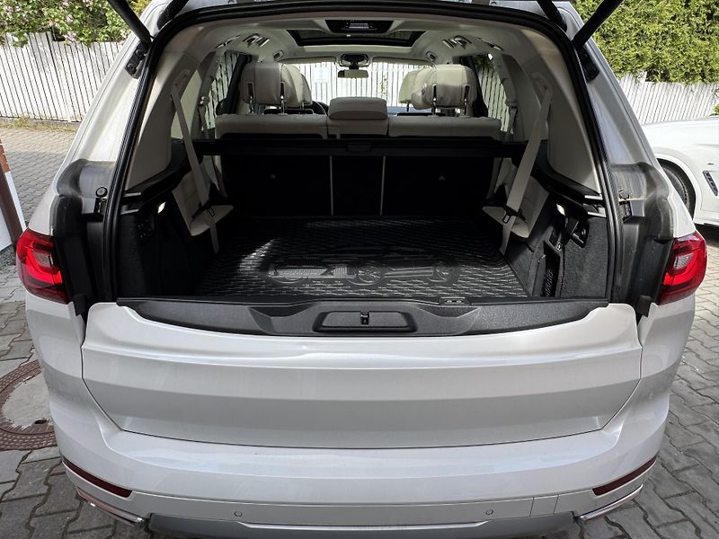 BMW X7 40xD-R22-SKY-LCD-NOČNÍ V-ČR - fotka 35 z 44