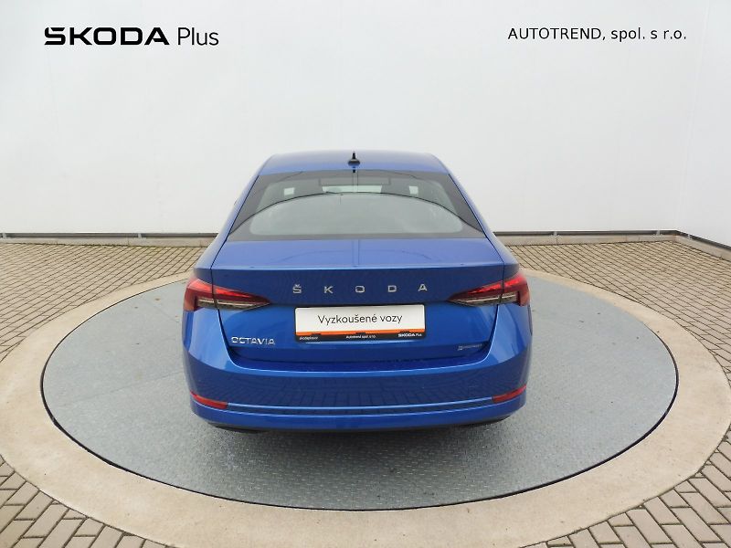 Škoda Octavia (2023) Ambition 1,5 TSI 110kW - fotka 24 z 27