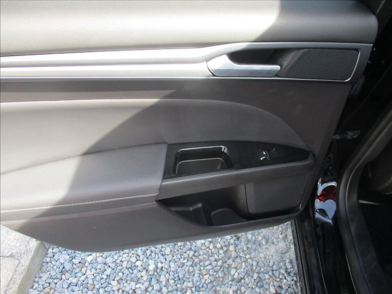 Ford Mondeo 2,0 TDCI, Titanium, automat, - fotka 12 z 40