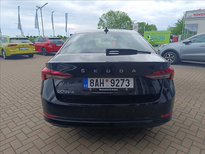 Škoda Octavia 1,5 TSi Ambition - fotka 6 z 21
