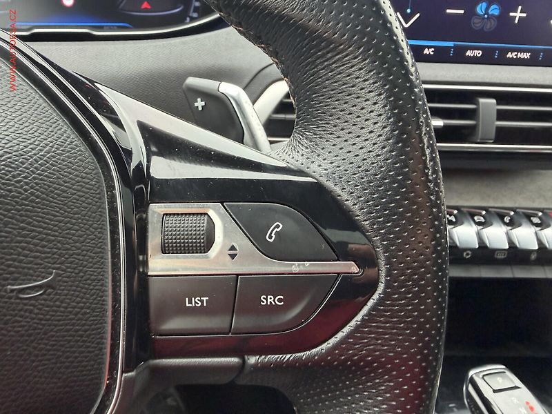 Peugeot 3008 (2018) 2.0 HDi, GT, AT, LED, panor - fotka 12 z 23
