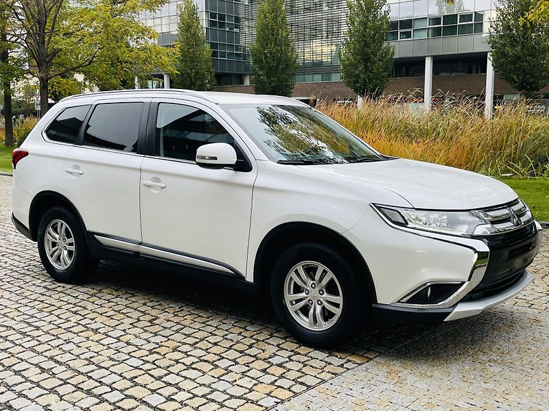 Mitsubishi Outlander 2.0i MANUÁL 1.MAJITEL SERVISKA - fotka 10 z 43