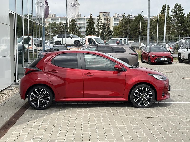 Toyota Yaris (2026) Style 1,5 HEV AT - fotka 13 z 14