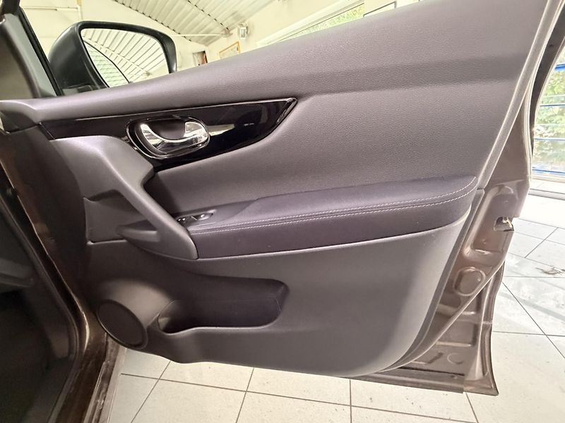 Nissan Qashqai 1,3 - fotka 26 z 29