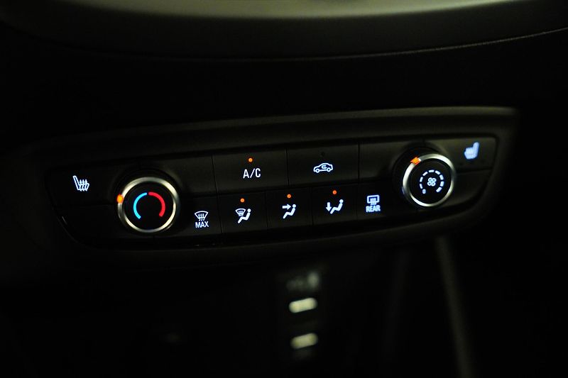 Opel Crossland X - fotka 23 z 27
