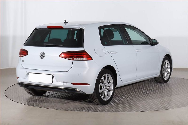 Volkswagen Golf (2017) 2.0 TDI, Automat, Navi - fotka 5 z 24