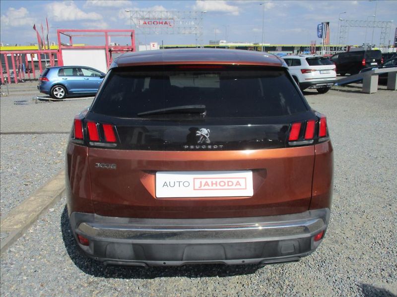 Peugeot 3008 1,6 HDI, navi, klima, servis, - fotka 6 z 21