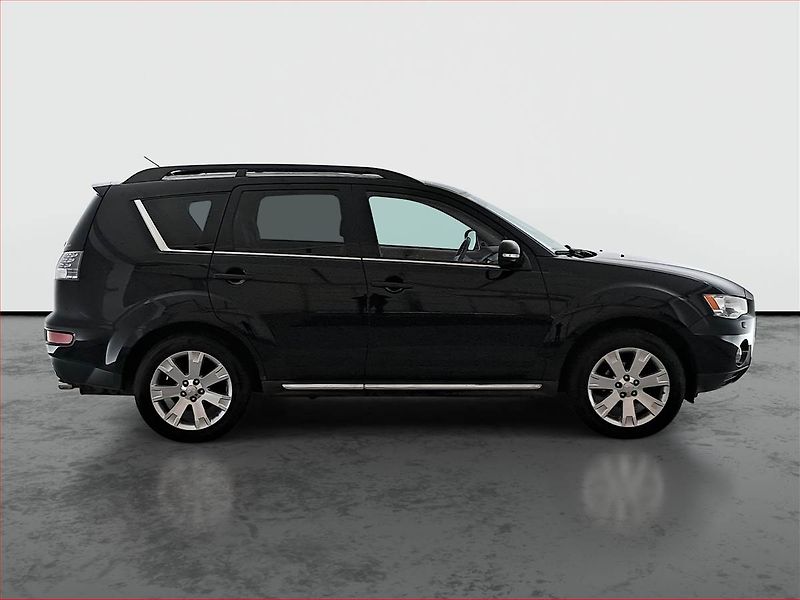 Mitsubishi Outlander (2011) 2.2 DI-D, 7 míst, Navi - fotka 6 z 17