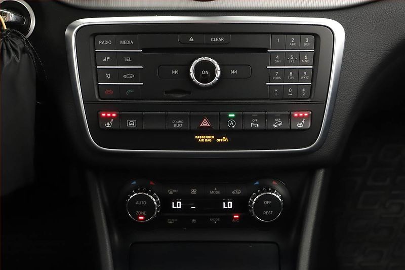 Mercedes-Benz GLA (2016) 200 CDI 4MATIC, 4X4 - fotka 13 z 18