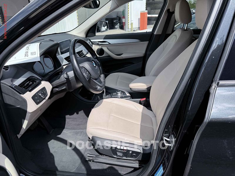 BMW X1 (2019) 1.5i, ČR, AT, navi, LED - fotka 3 z 3