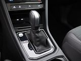 Volkswagen Touran 2,0 TDI DSG R-Line 1.Maj DPH - náhled 24