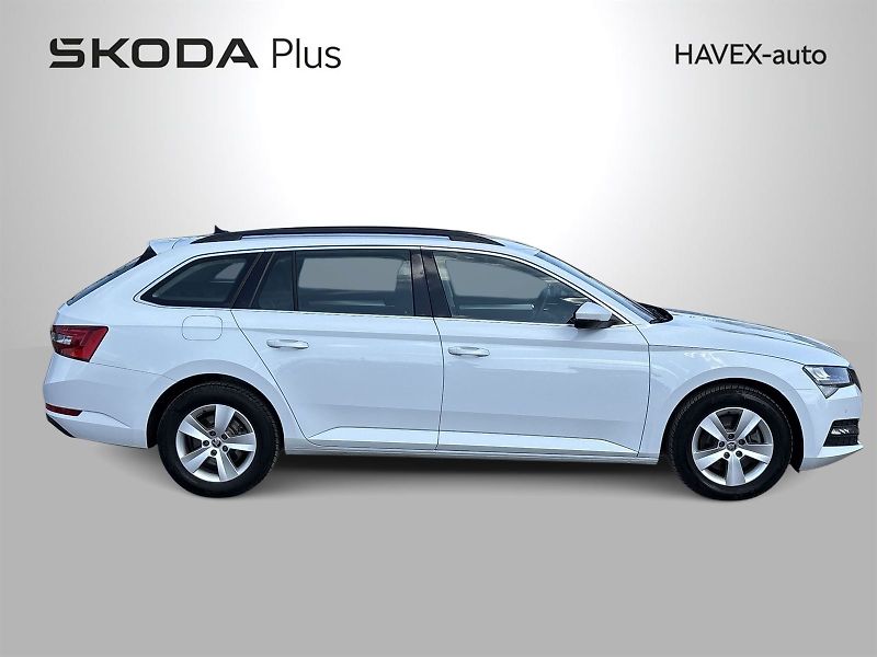 Škoda Superb (2023) Combi 2.0 TDI DSG Ambition - fotka 32 z 33
