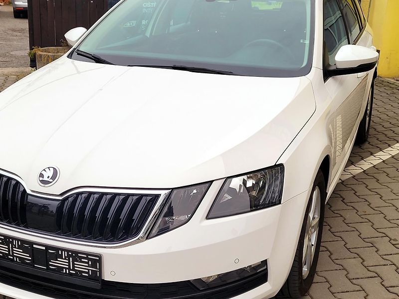 Škoda Octavia 1,6TDi SERV.KNÍŽKA,CEBIA 4x4 - fotka 3 z 46