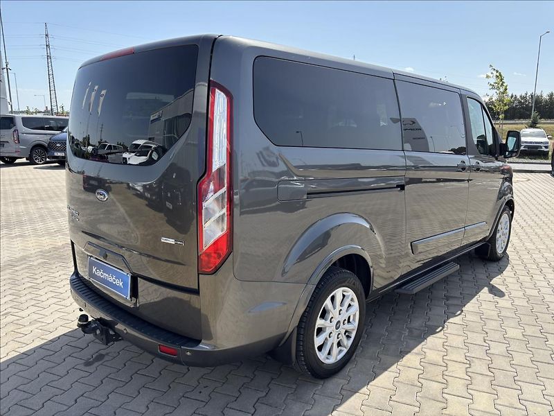 Ford Tourneo Custom 2,0 EcoBlue 110kW L2 Titanium - fotka 5 z 41
